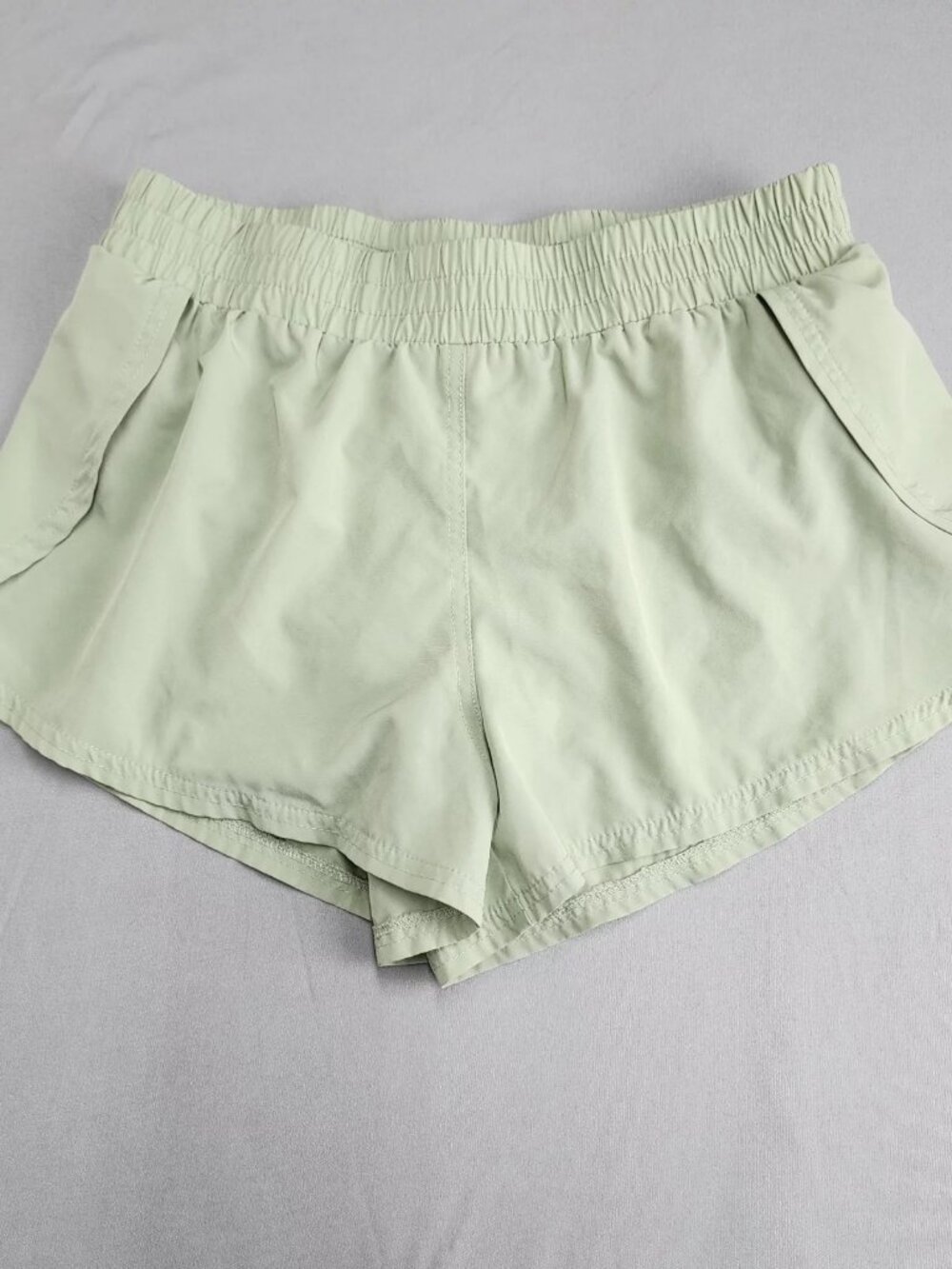 REVIVAL Women's M Light Green Running Shorts 27W Pockets Split Hem